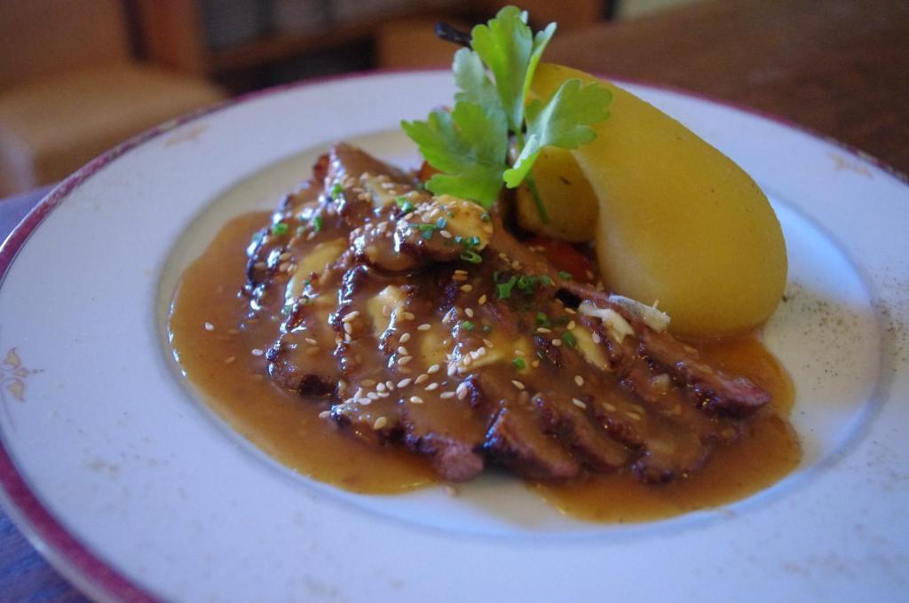 Logis-Hotel Restaurant Auberge Les Vallees Du Perche Vicheres Екстер'єр фото