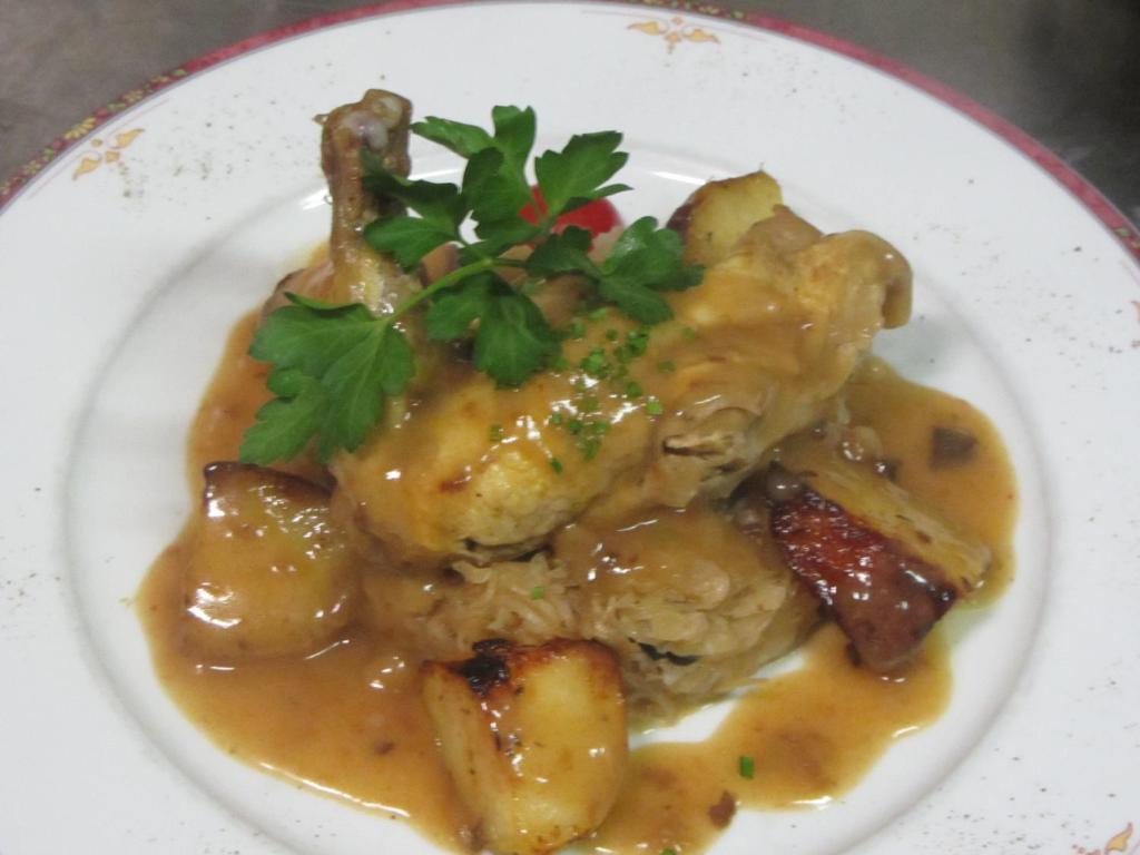 Logis-Hotel Restaurant Auberge Les Vallees Du Perche Vicheres Екстер'єр фото