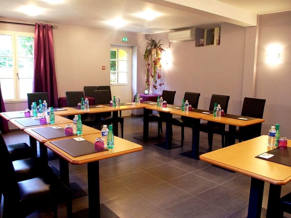 Logis-Hotel Restaurant Auberge Les Vallees Du Perche Vicheres Екстер'єр фото